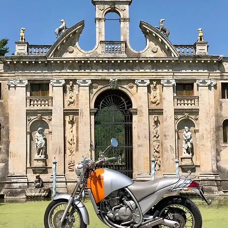 Bed & Breakfast La Casa Del Riccio 3*